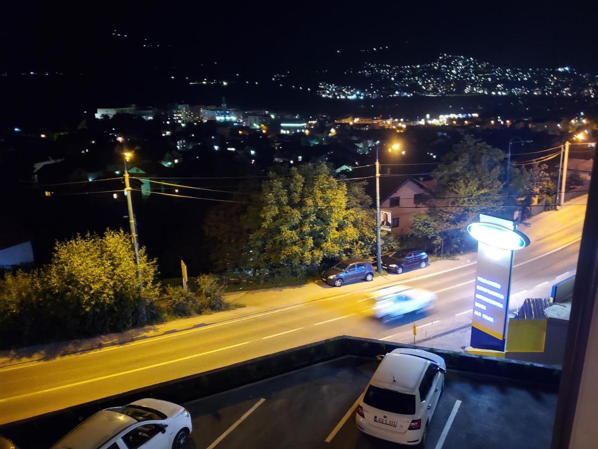 Sleep And Drive White Daire Saraybosna Dış mekan fotoğraf